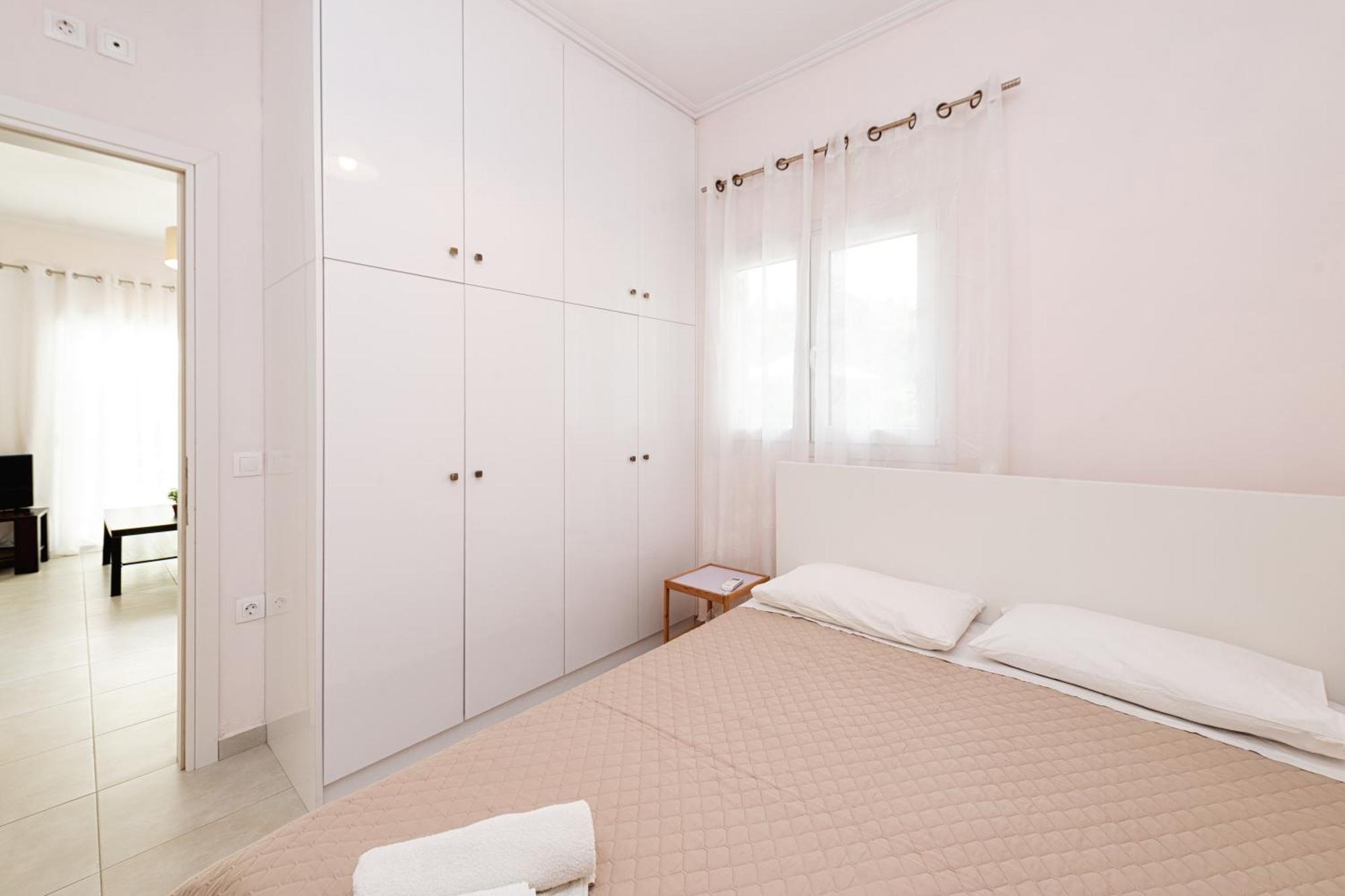 Lazaros Apartments Gouviá Extérieur photo
