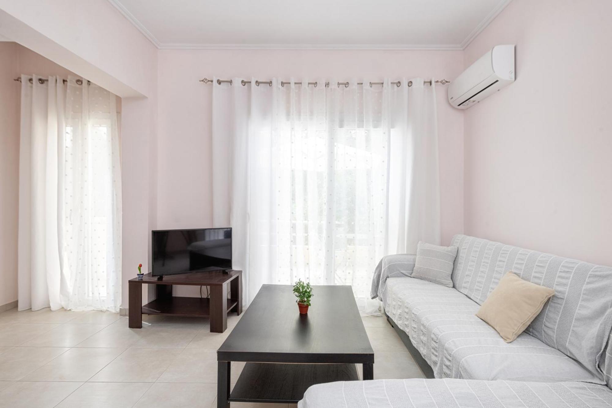 Lazaros Apartments Gouviá Extérieur photo