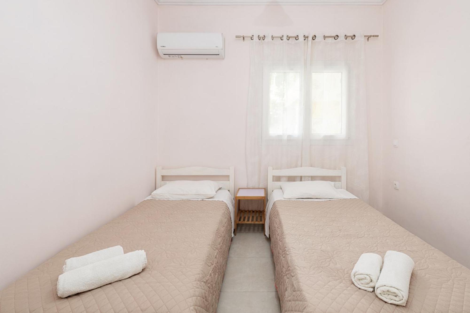 Lazaros Apartments Gouviá Extérieur photo