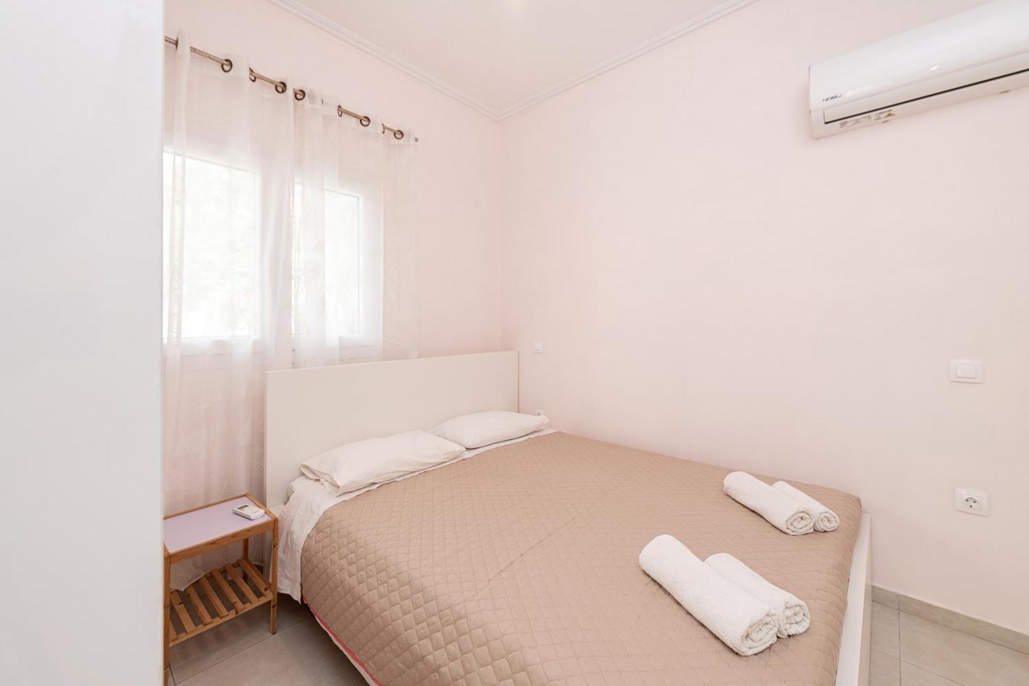 Lazaros Apartments Gouviá Extérieur photo