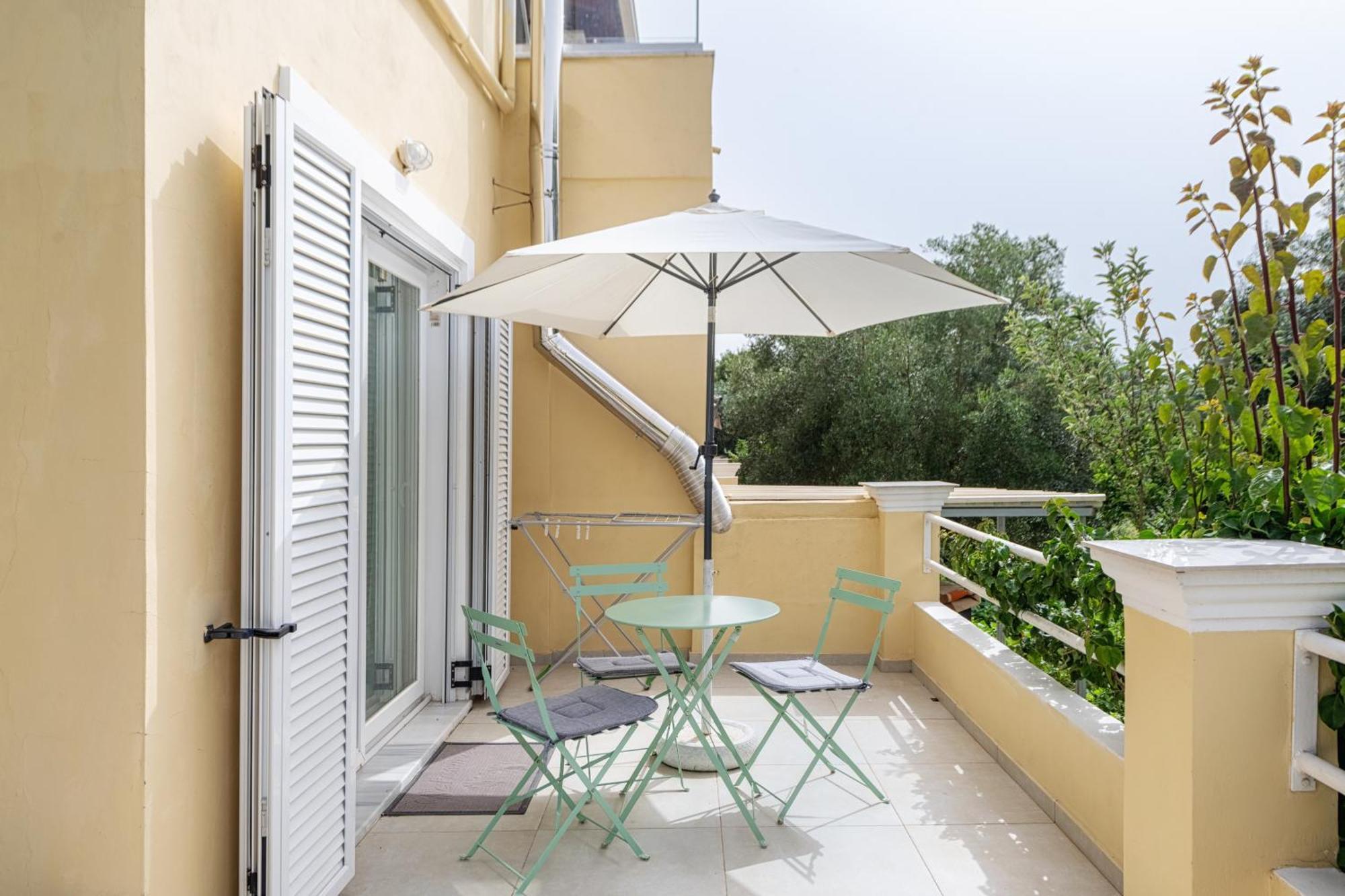 Lazaros Apartments Gouviá Extérieur photo