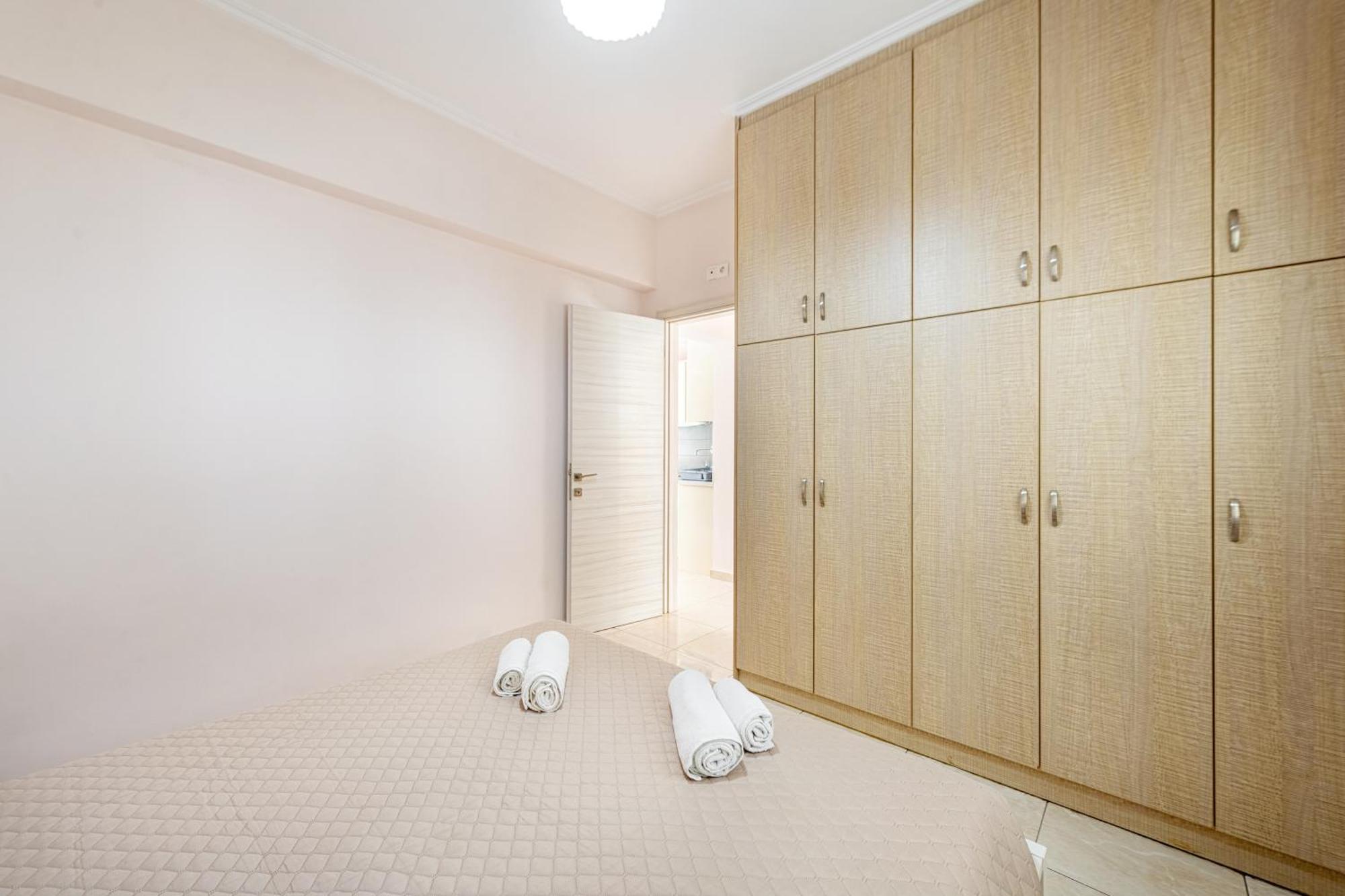 Lazaros Apartments Gouviá Extérieur photo